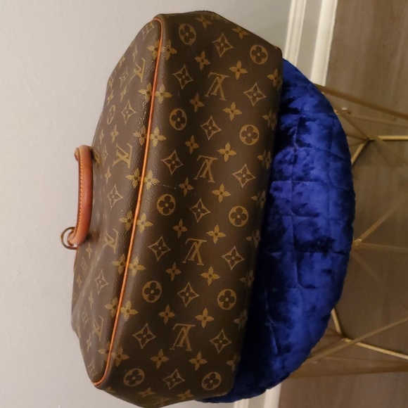 Authentic Louis Vuitton Travel/Handbag - Picture 17 of 17